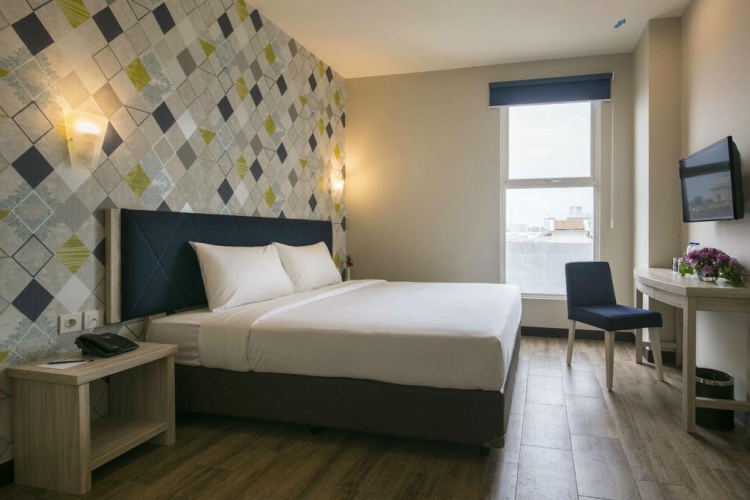 Deluxe Double room with city view
