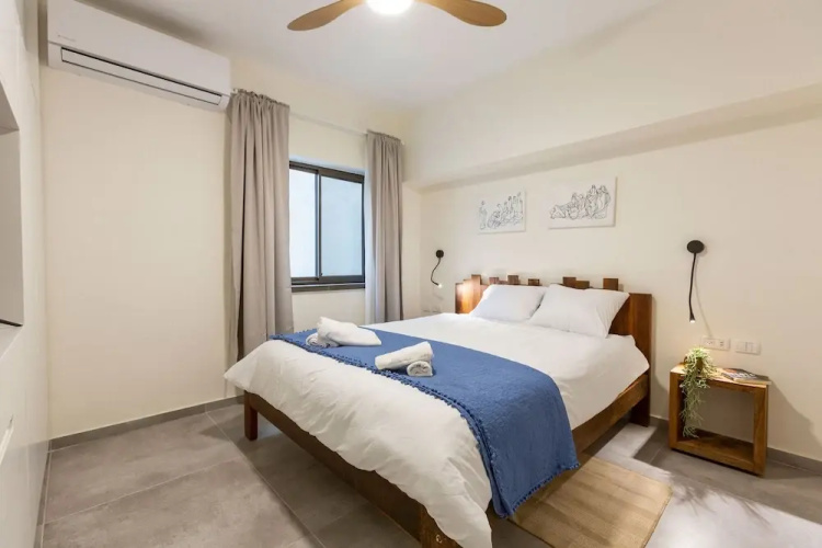 AirTLV Sirkin Apartment