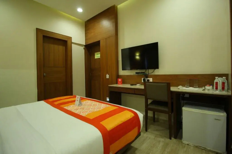Fabhotel Kyra