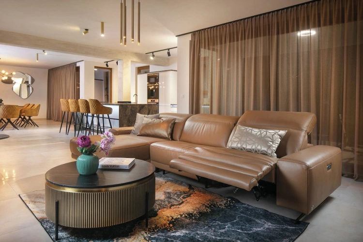4 Bedrooms Premium Apartment with sea view