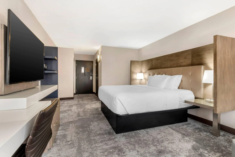 Comfort Inn Brooklyn Center