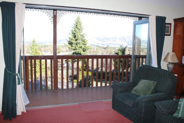 3 Bedrooms Cottage