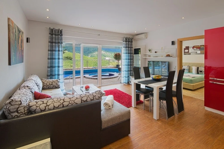 2 Bedrooms Superior Double room with balcony and with sea view