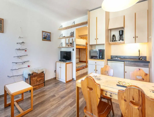 Cosy Mountain Retreat for 4 Guests