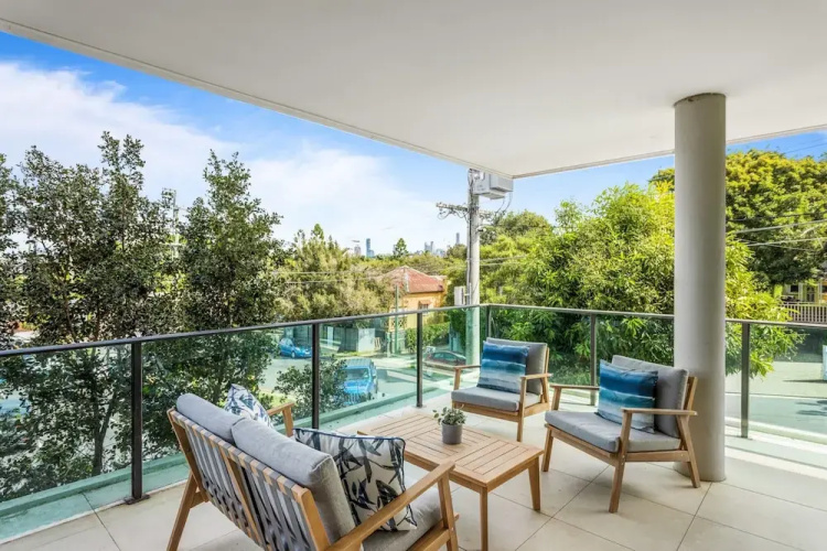 Spacious and Superb 3-bed Apartment