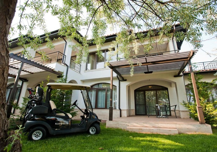 2 Bedrooms Villa