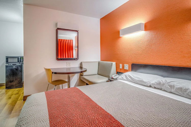 Motel 6 Conroe, TX