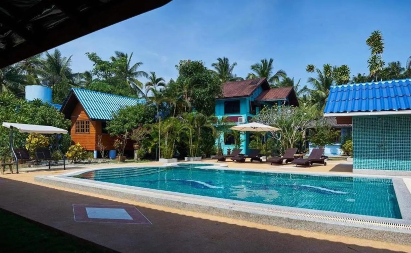 Blue Beach Bungalow
