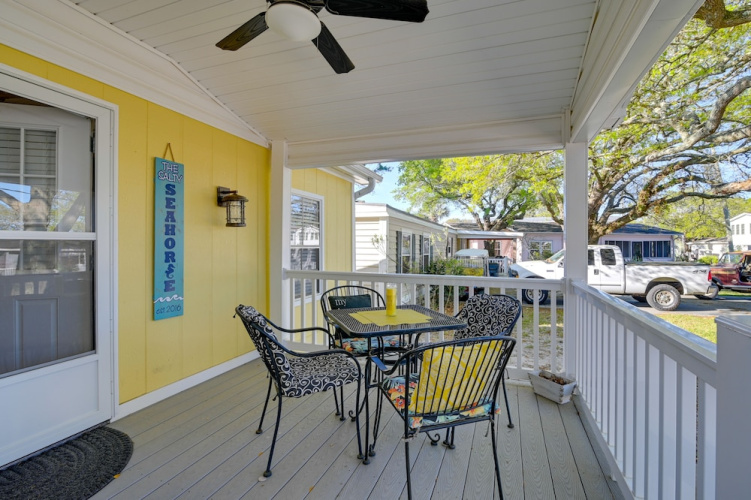 Walk to Ocean: Surfside Beach Home w/ Pool Access