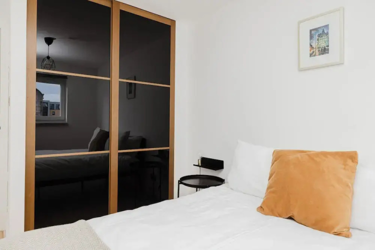 Welcoming 1BR flat near Park