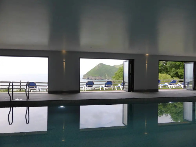Sandy Cove Hotel
