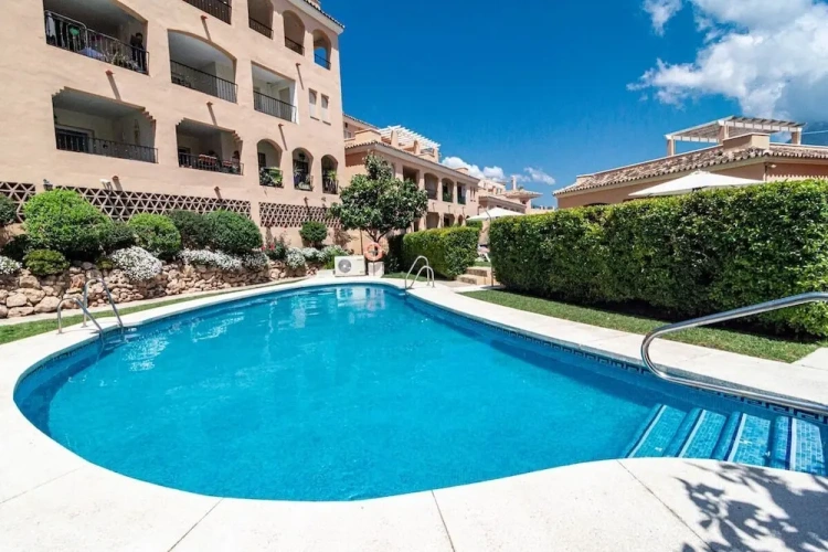 3 Bedrooms Apartment