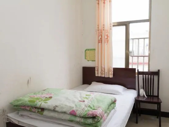 Fengqiu Yixiao Homeland Hotel
