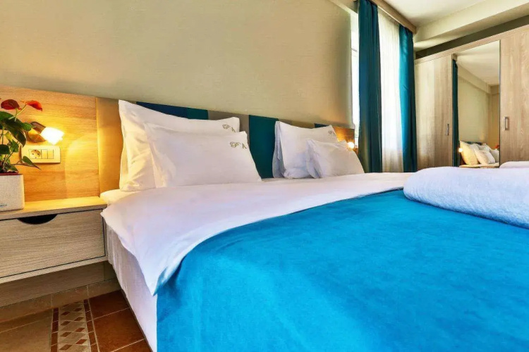 MonteBay Perla