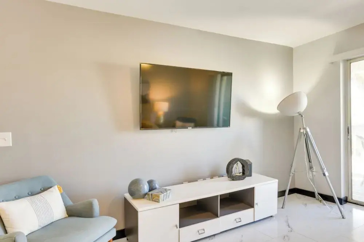 Walk to Golf Course & Beach: Modern Destin Condo