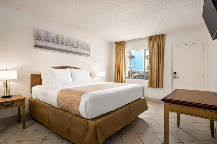 Travelsuites Inn