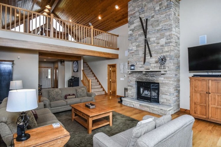 No Wake Zone 5 Bedroom House