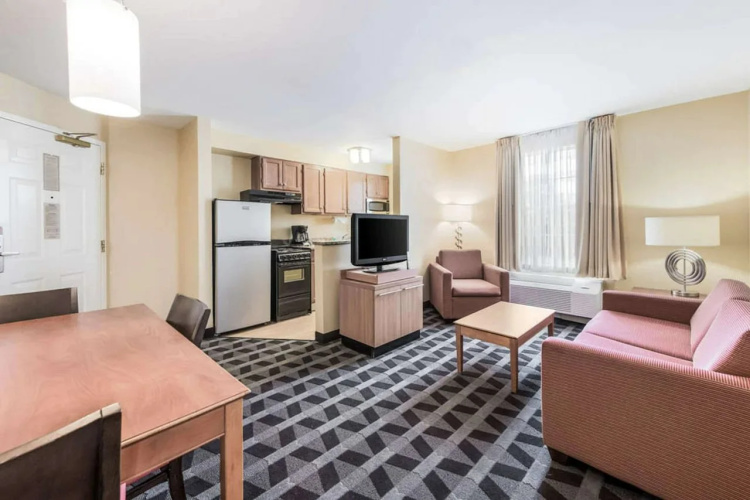 MainStay Suite