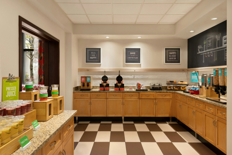 Hampton Inn & Suites by Hilton Langley-Surrey photo 29