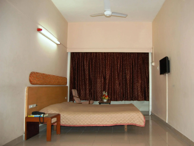 Hotel Raviraj