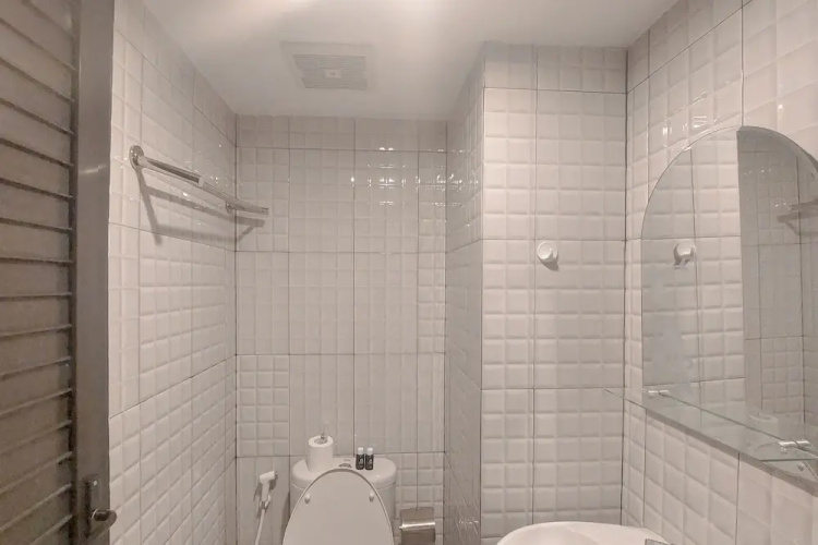 Best Deal Studio At De Prima Apartment
