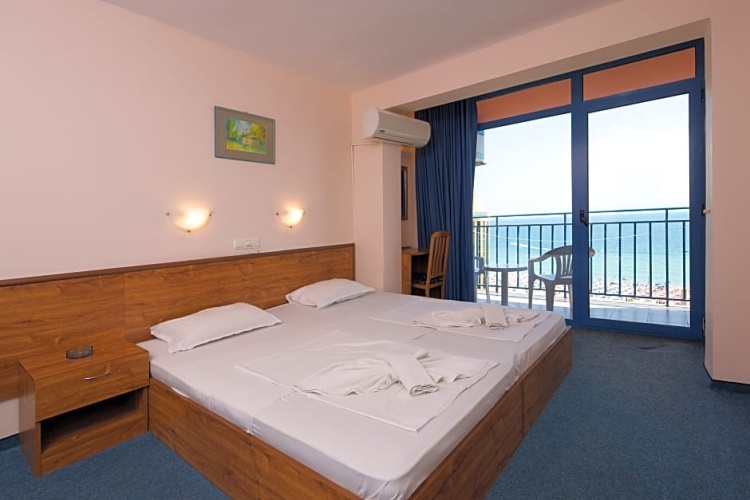 Standard Double room with sea view