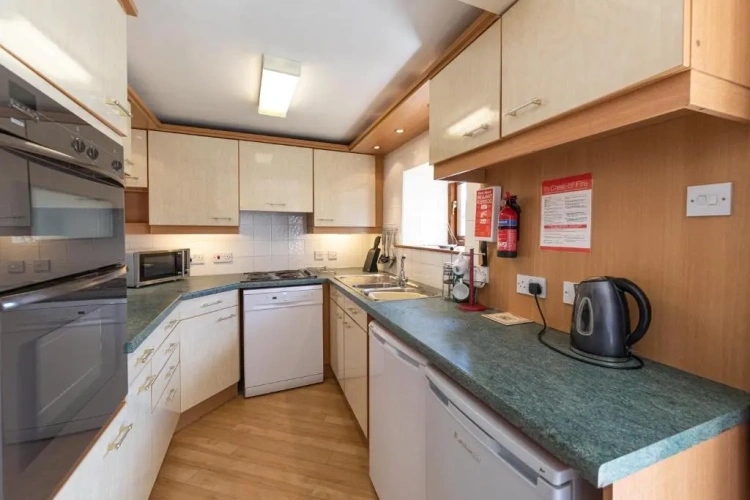 2 Bedrooms Cottage