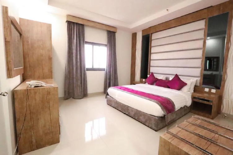 Almakan hotel 108