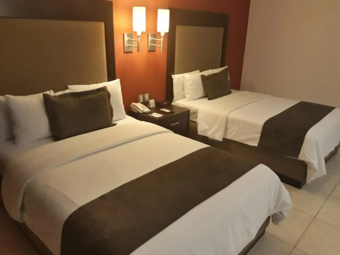 Hotel & Suites PF