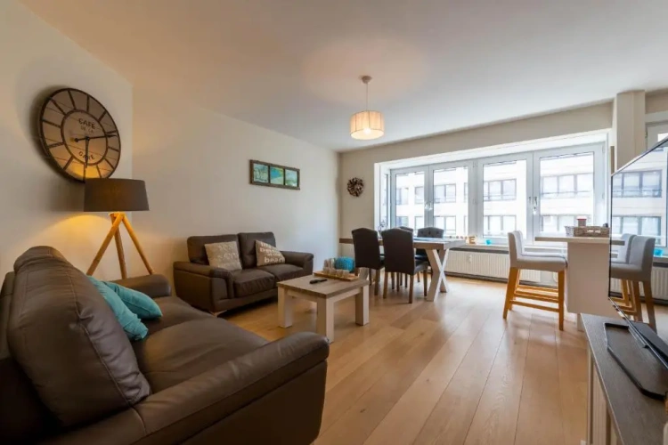 2 Bedrooms Apartment