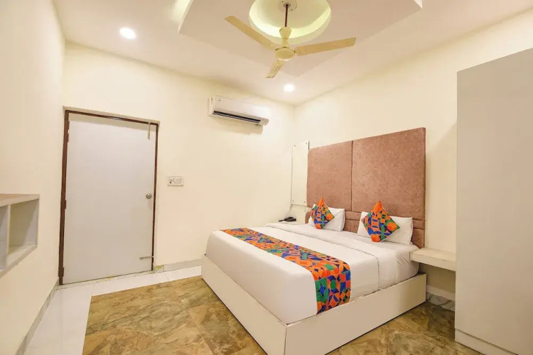 Fabhotel High View