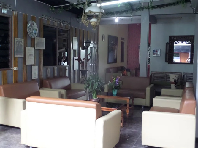 OYO 198 Emdi House Seturan