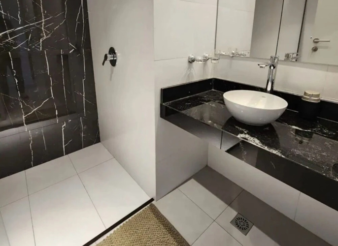 Apartament central with river views pool