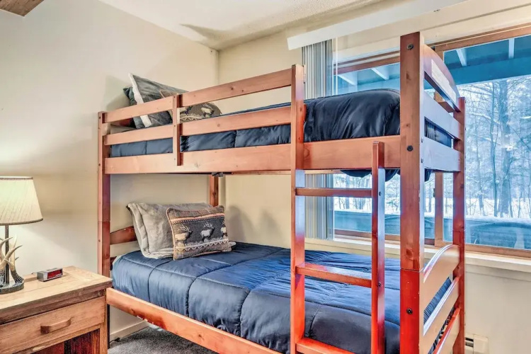 Bartlett Condo ~ 1 Mi to Attitash Resort!