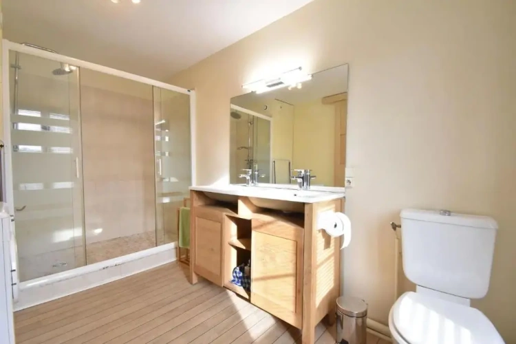 3 Bedrooms Single Cottage