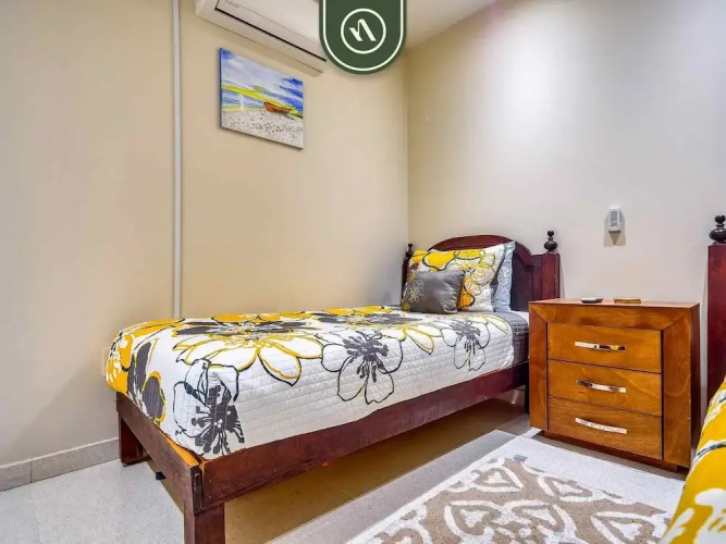 Oceanview 2 BR Condo - Beachclub - Pool - Ocean