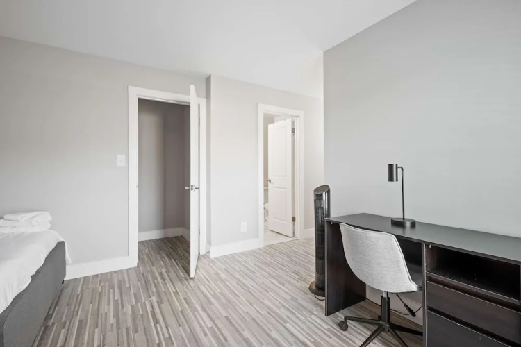 2-bedroom Spacious Stay