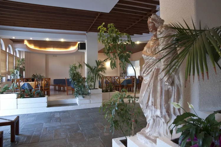 Albatross Hotel