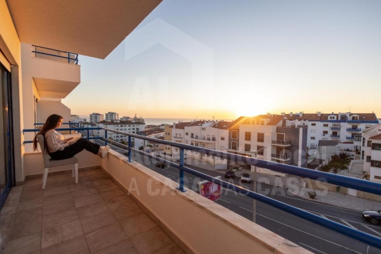 3 Bedrooms Apartment