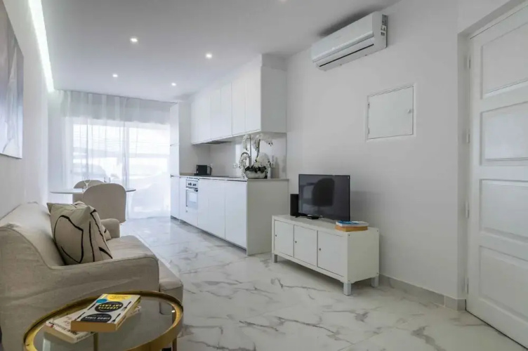 Baleeira Sea View Studio
