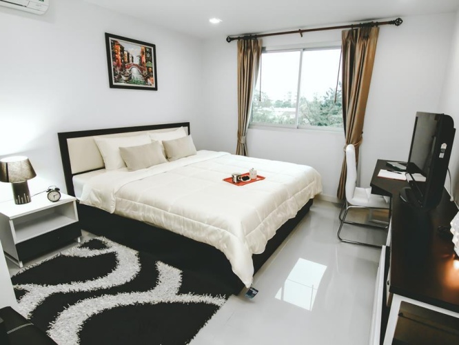 2 Bedrooms Apartment