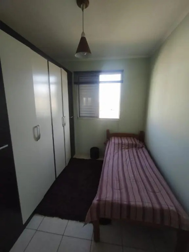 Apto 2 quartos, cond fechado, com vaga, quarto andar