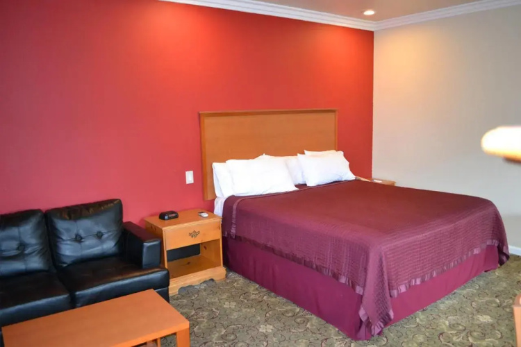 Days Inn Half Moon Bay