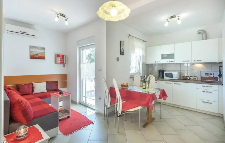 Double Basement Apartment
