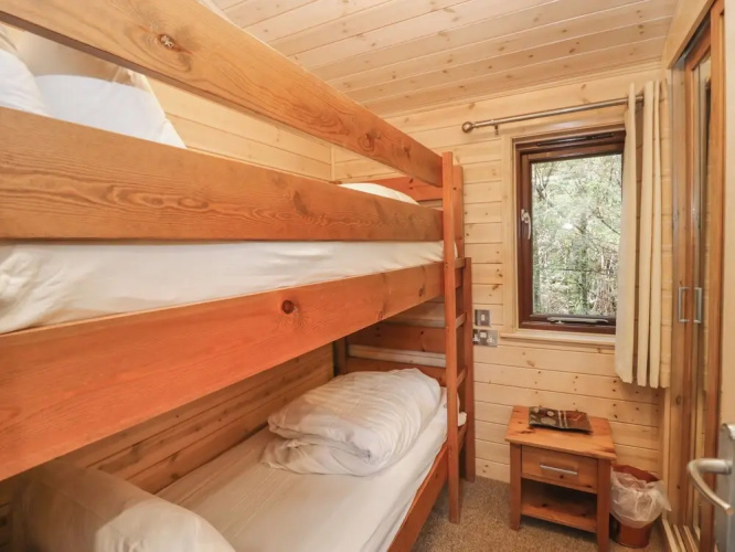 Canadian Cabin 37