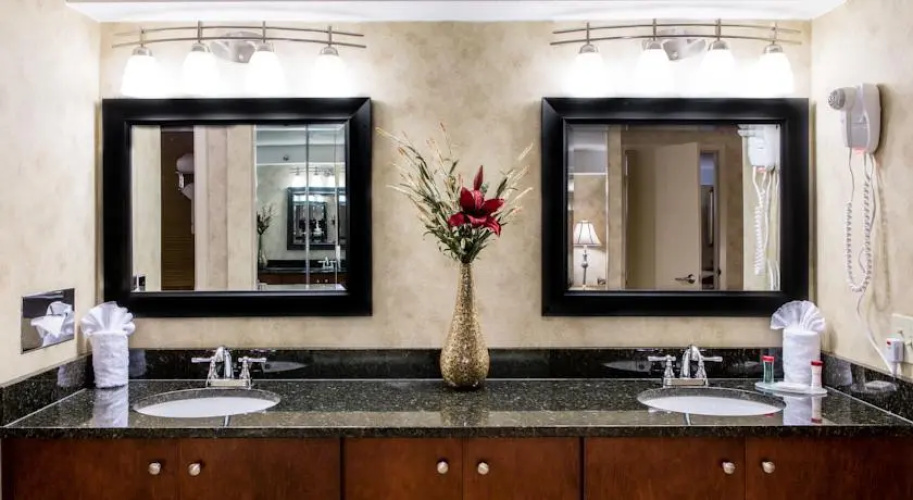 Courtyard by Marriott Toledo West
