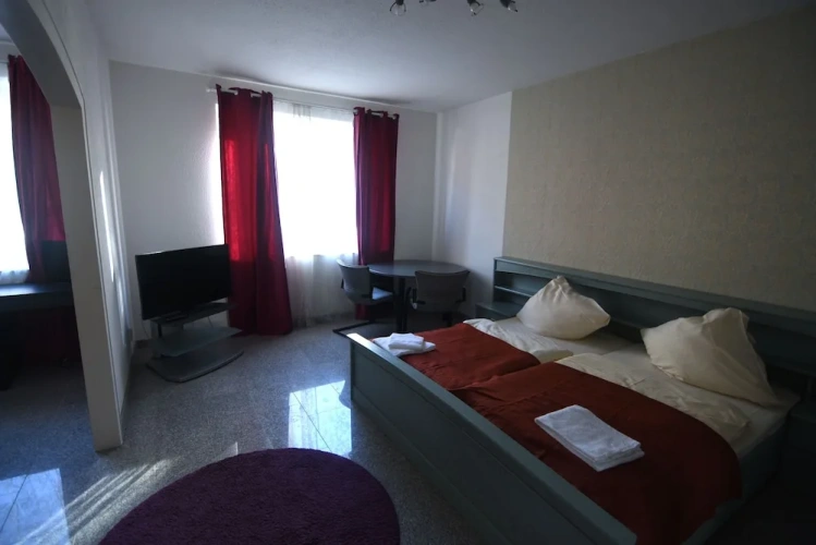 2 Bedrooms Quadruple Apartment
