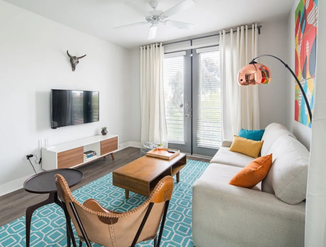 1br Luxury Apartment | Heated Pool by Wanderjaunt