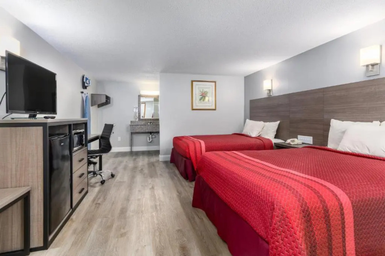 Captains Quarters Motel & Conference Center