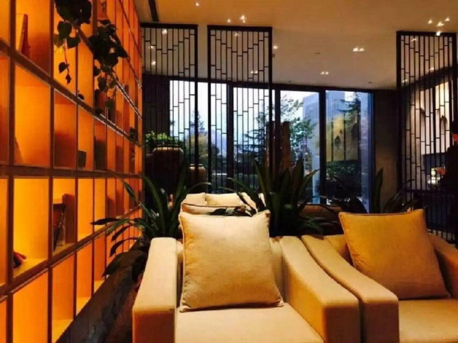 Elegance Hotel